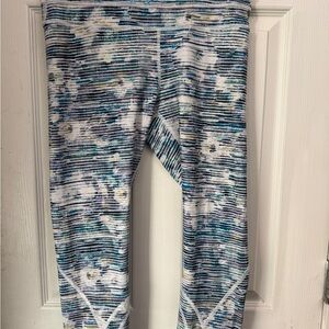Lululemon Wunder Under High Rise leggings, size 8